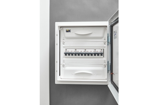 ARMAT Автоматический выключатель M10N 3P D 3А IEK