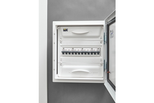 ARMAT Автоматический выключатель M06N 3P D 4А IEK