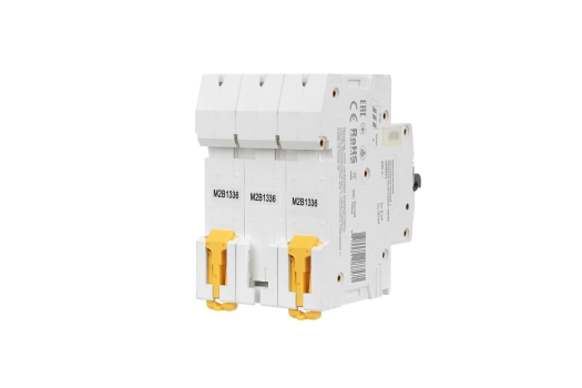 ARMAT Автоматический выключатель M06N 3P B 13А IEK